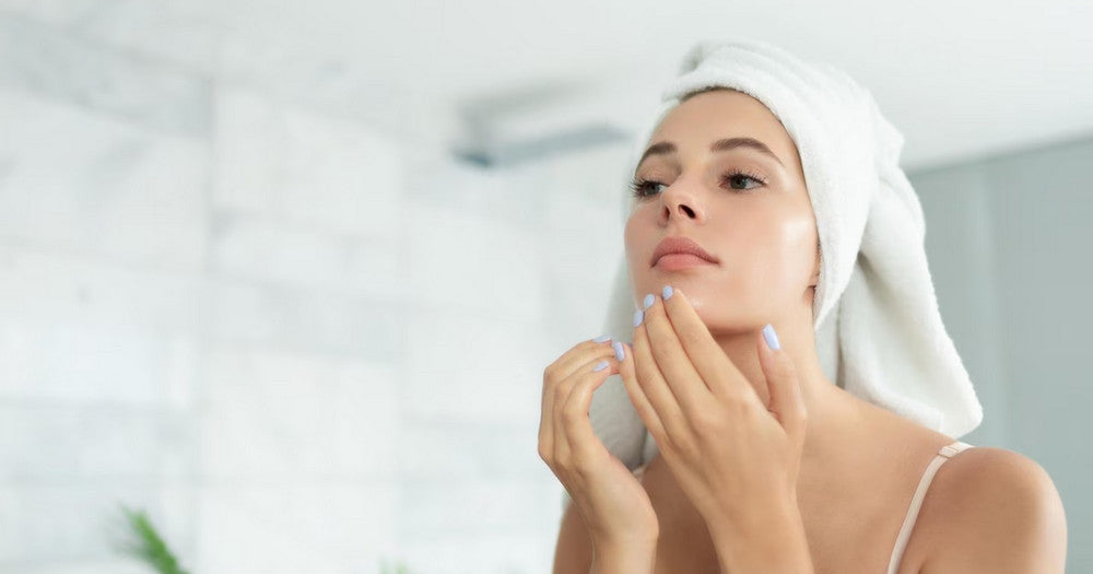 Was verursacht das Wachstum von Gesichtsbehaarung bei Frauen