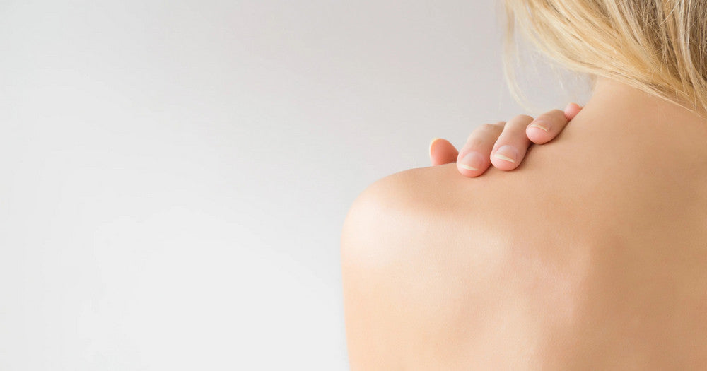 Wie behandelt man Hautrisse vom Waxing schnell?