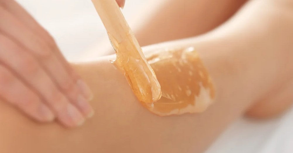 Wie behandelt und verhindert man eine Follikulitis nach dem Waxing?